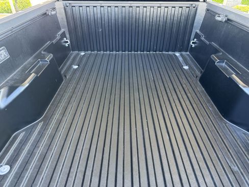 Used 2025 Toyota Tacoma TRD Sport image 19