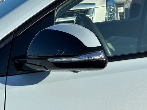 Used 2023 Chevrolet Bolt EUV Premier image 49