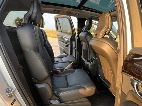 Used 2019 Volvo XC90 T6 Momentum AWD/4WD image 14