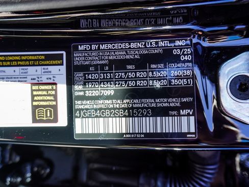 Used 2025 Mercedes-Benz GLE 450e 4MATIC image 46