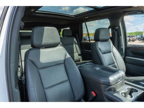 Used 2022 Chevrolet Tahoe LT w/ LT Signature Package image 21