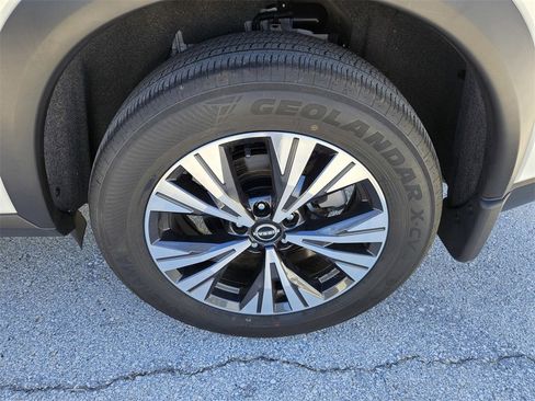 Used 2023 Nissan Rogue SV w/ SV Premium B Package image 39