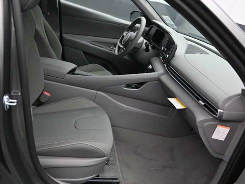 New 2026 Hyundai Elantra Hybrid FWD image 11