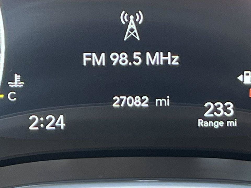 Used 2025 Chrysler Pacifica Select AWD/4WD image 8