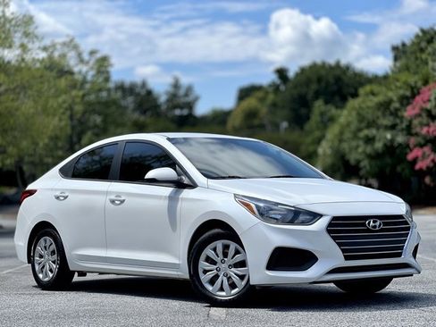 Used 2021 Hyundai Accent SE image 3