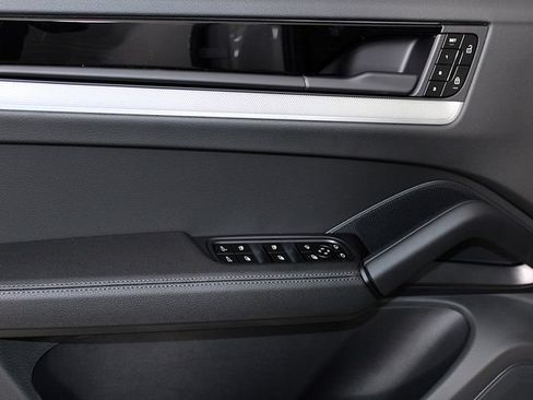 Certified 2026 Porsche Cayenne Coupe AWD/4WD image 18