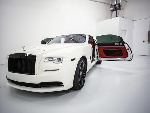 Used 2017 Rolls-Royce Wraith image 24