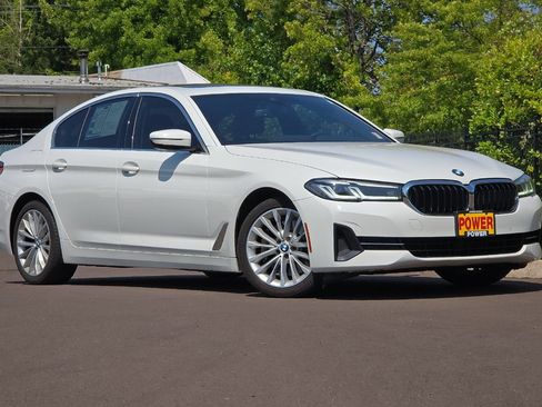 Used 2021 BMW 530i xDrive w/ Convenience Package AWD/4WD image 2