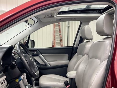 Used 2014 Subaru Forester 2.5i Limited image 19