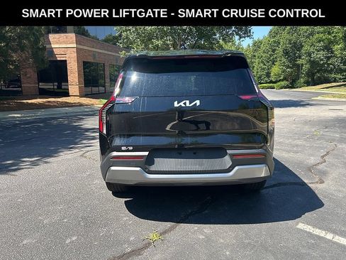 Used 2024 Kia EV9 Light Long Range RWD image 3