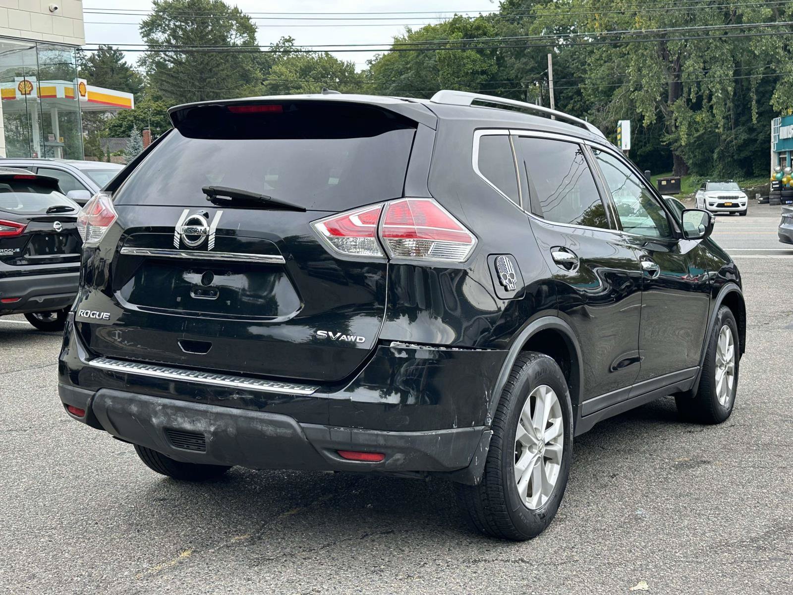 Used 2015 Nissan Rogue SV AWD/4WD image 3