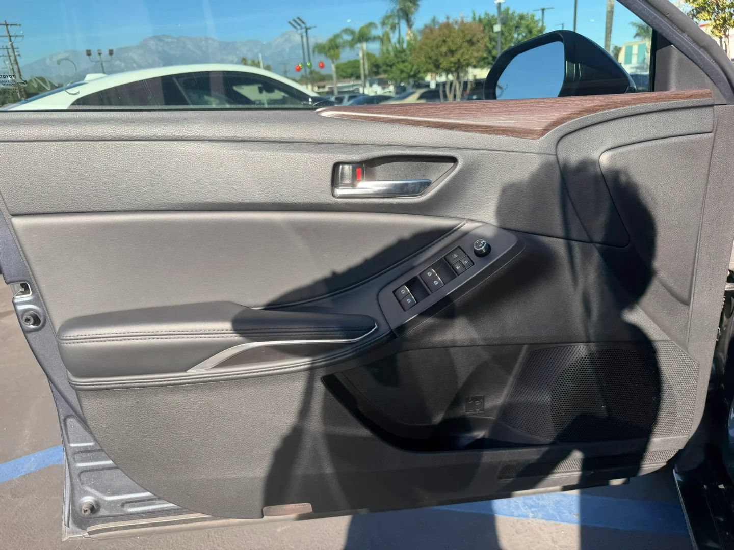 Used 2021 Toyota Avalon XLE FWD image 21