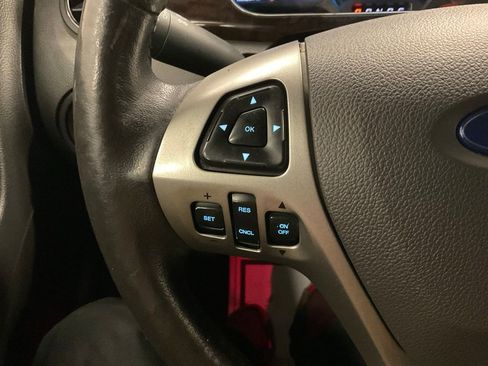 Used 2015 Ford Taurus Limited w/ Equipment Group 301A image 15