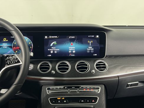 Used 2022 Mercedes-Benz E 350 Sedan image 17