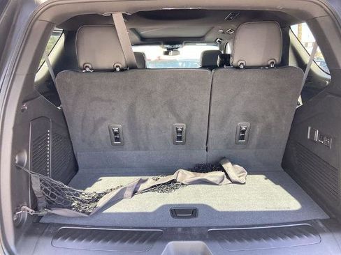 New 2023 GMC Yukon SLT w/ SLT Luxury Package AWD/4WD image 22