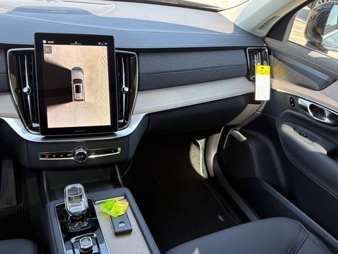 New 2026 Volvo XC90 B6 Plus w/ Protection Package Premier image 11