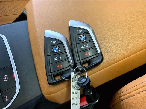 Used 2023 BMW i4 eDrive40 RWD image 14