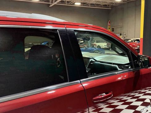 Used 2018 GMC Yukon SLE w/ HD Trailering Package image 71