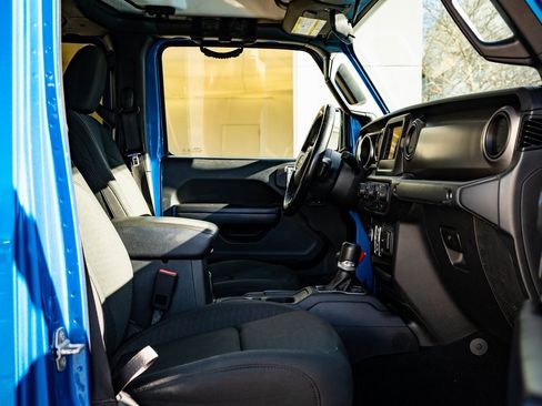 Used 2020 Jeep Gladiator Sport w/ Quick Order Package 24S image 23