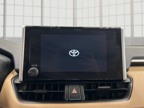 Used 2025 Toyota RAV4 XLE FWD image 13