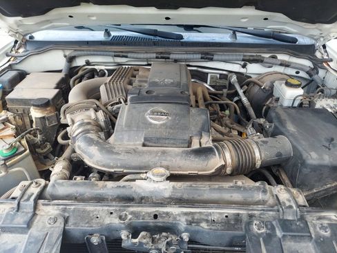 Used 2011 Nissan Frontier SL AWD/4WD image 39