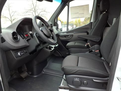 New 2025 Mercedes-Benz Sprinter 2500 image 10