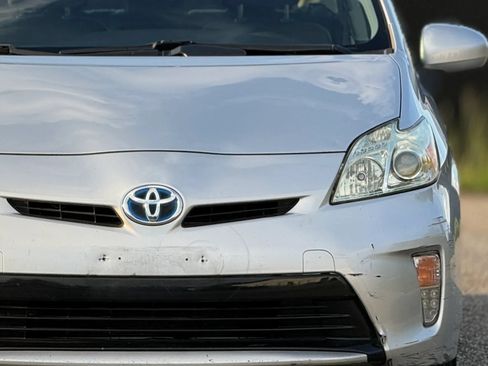 Used 2014 Toyota Prius Three FWD image 12