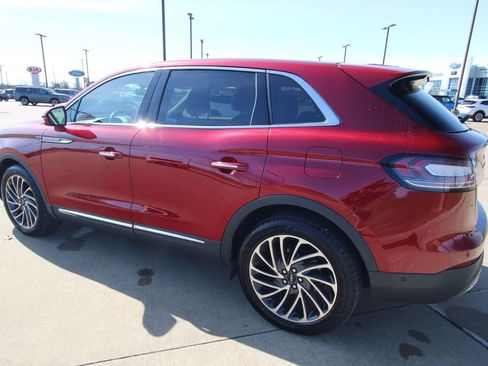 Used 2019 Lincoln Nautilus Reserve image 16