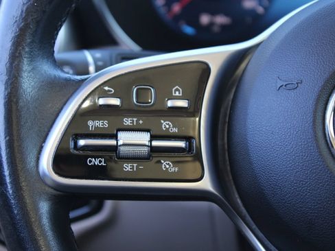 Used 2022 Mercedes-Benz GLC 300 image 27