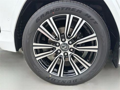 New 2026 Lexus LX 700h Luxury image 44