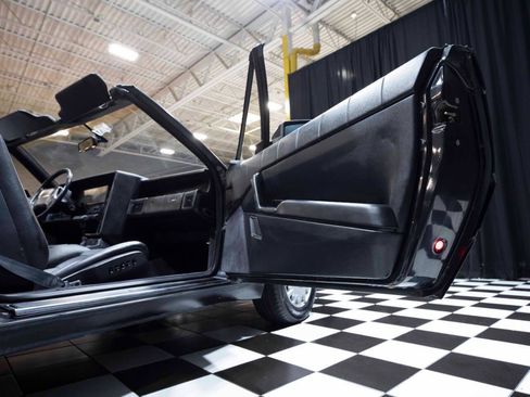 Used 1992 Cadillac Allante FWD image 33