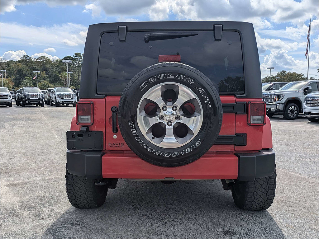 Used 2018 Jeep Wrangler Unlimited Sahara AWD/4WD image 7