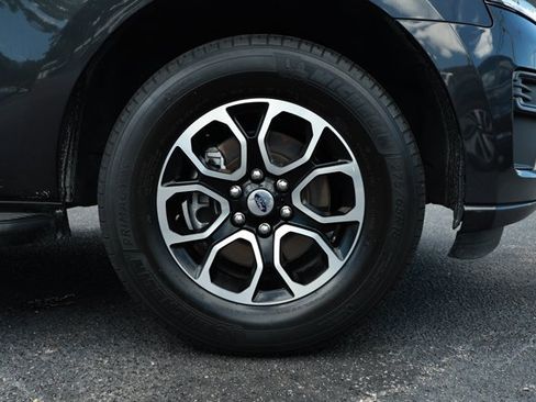 Used 2024 Ford Expedition Max XLT RWD image 5