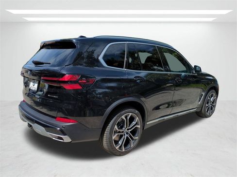 New 2026 BMW X5 xDrive40i w/ Premium Package image 4
