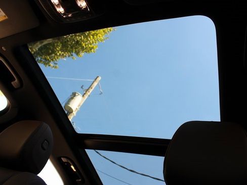 Used 2024 Mercedes-Benz GLE 450 4MATIC w/ AMG Line Exterior image 23