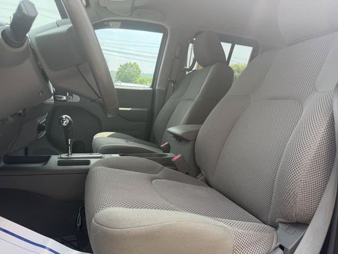 Used 2019 Nissan Frontier SV w/ Value Truck Package AWD/4WD image 9