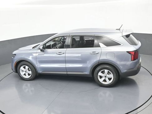 Used 2022 Kia Sorento LX image 46