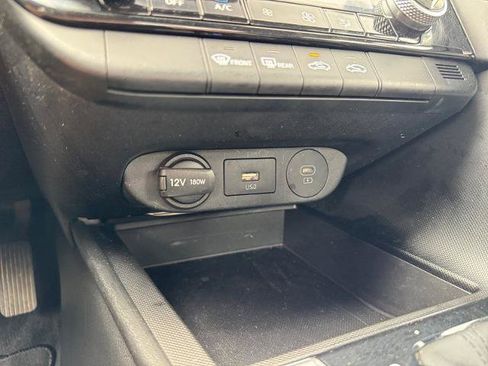 Used 2024 Hyundai Elantra SEL FWD image 21