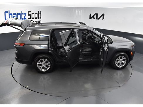 Used 2022 Jeep Grand Cherokee L Limited AWD/4WD image 32