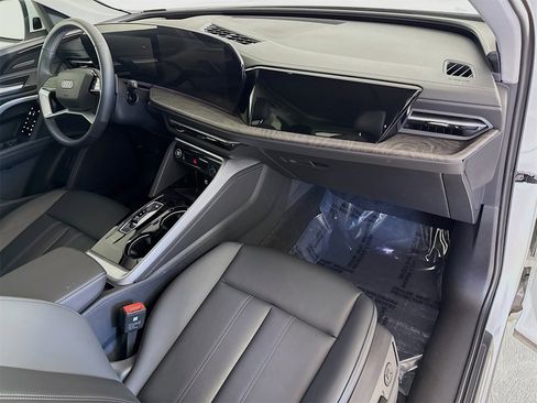 Certified 2025 Audi Q5 Premium Plus w/ Premium Plus image 30