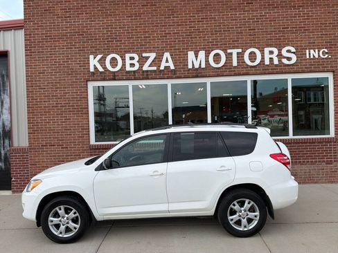Used 2012 Toyota RAV4 4WD w/ Upgrade Value Pkg image 2