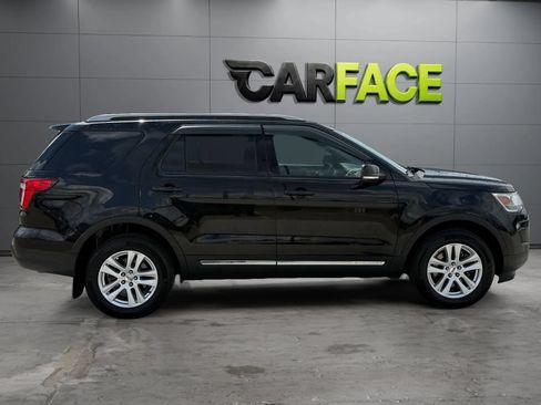Used 2018 Ford Explorer XLT w/ Equipment Group 202A AWD/4WD image 14