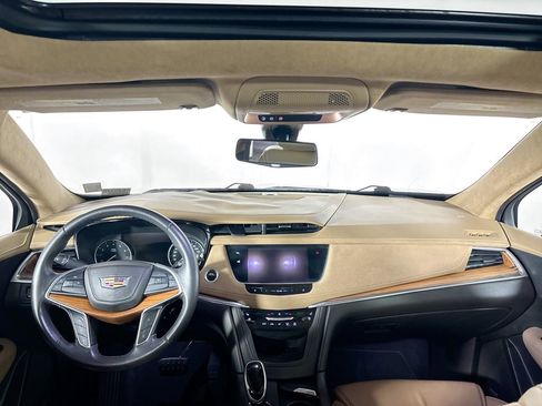 Used 2018 Cadillac XT5 Platinum w/ Driver Assist Package image 12