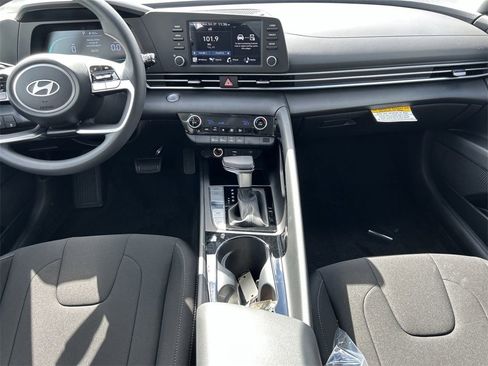 New 2026 Hyundai Elantra Blue image 5