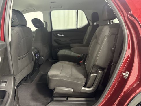Used 2020 Chevrolet Traverse LT image 23