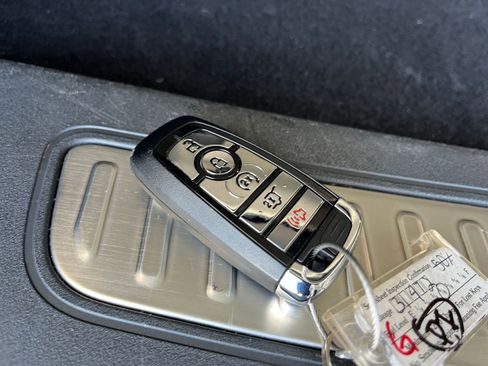 Used 2024 Lincoln Nautilus Premier image 22