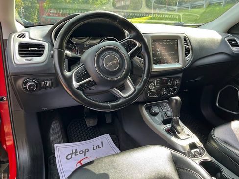 Used 2018 Jeep Compass Latitude w/ Popular Equipment Group AWD/4WD image 10
