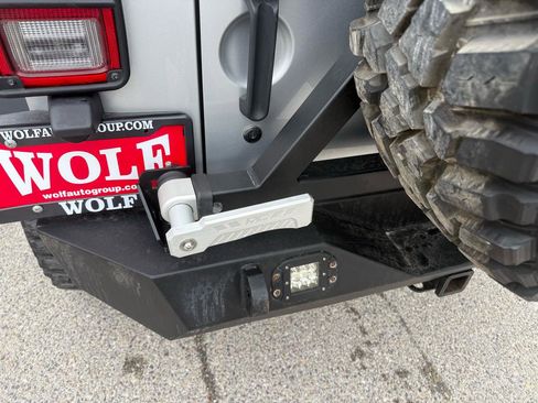 Used 2012 Jeep Wrangler Unlimited Rubicon w/ Connectivity Group image 12