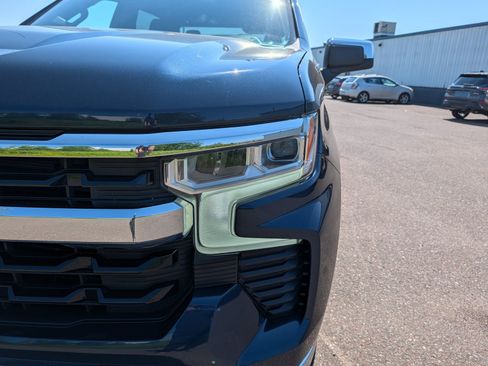 Used 2023 Chevrolet Silverado 1500 LT AWD/4WD image 16