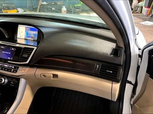 Used 2015 Honda Accord EX-L image 16